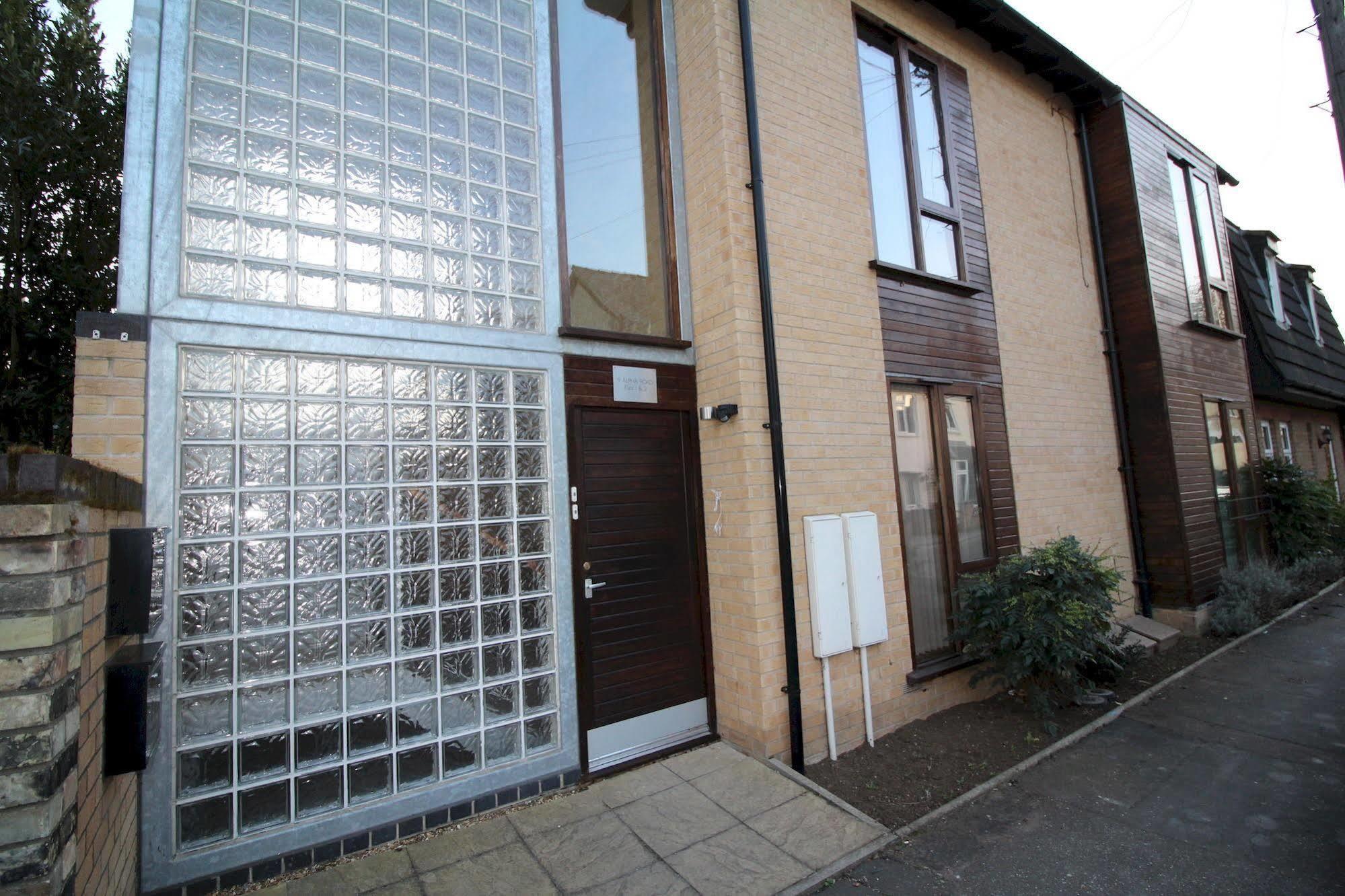 Lux Living - Alpha Cambridge (Cambridgeshire)