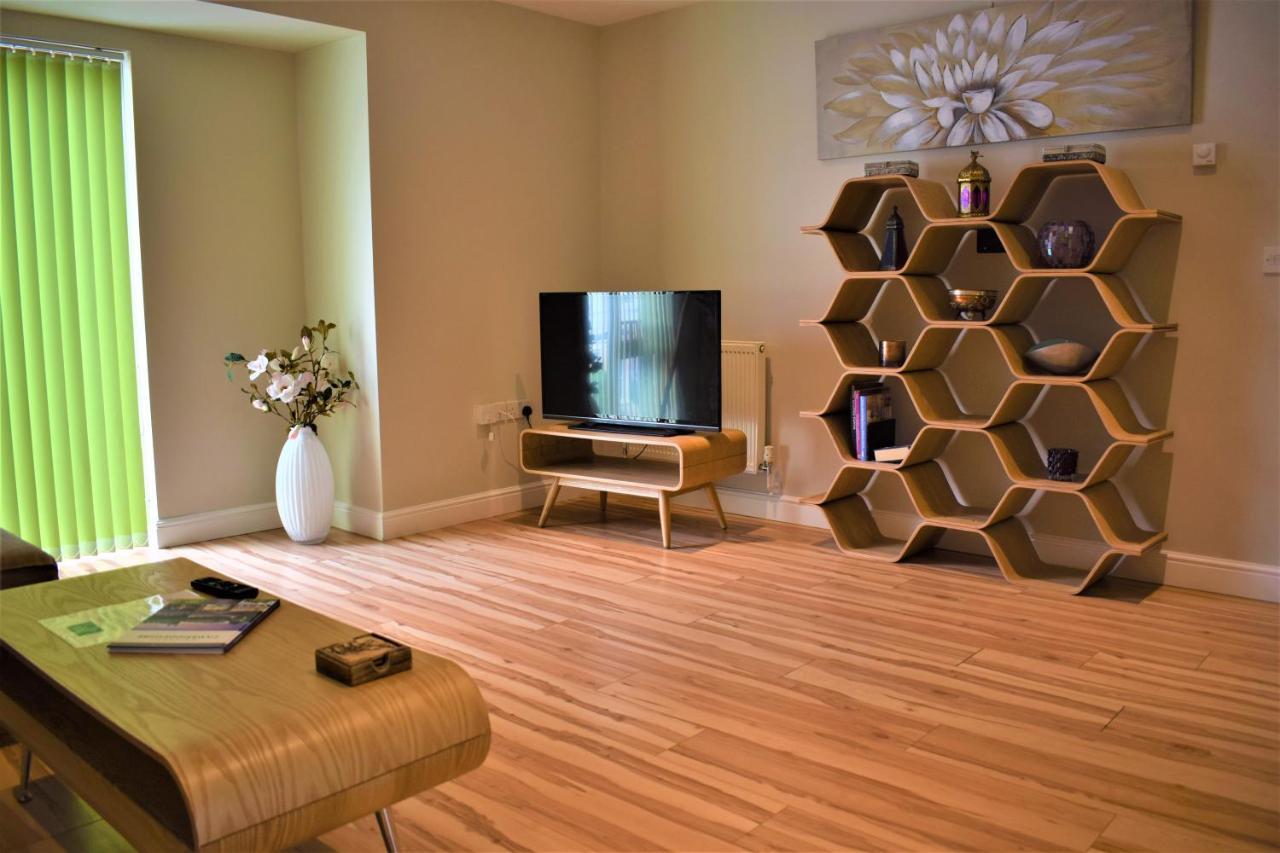 Lux Living - Alpha Apartment